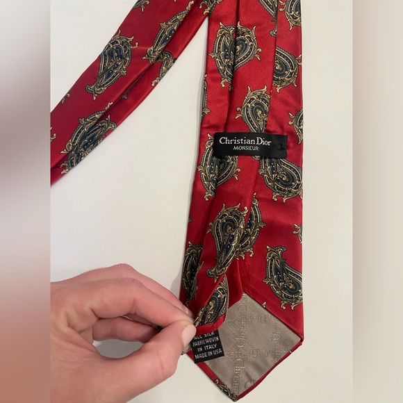 Christian Dior Red Paisley Silk Tie - Picture 3 of 3